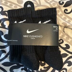 NWT Nike Boys XS Black Crew Socks
